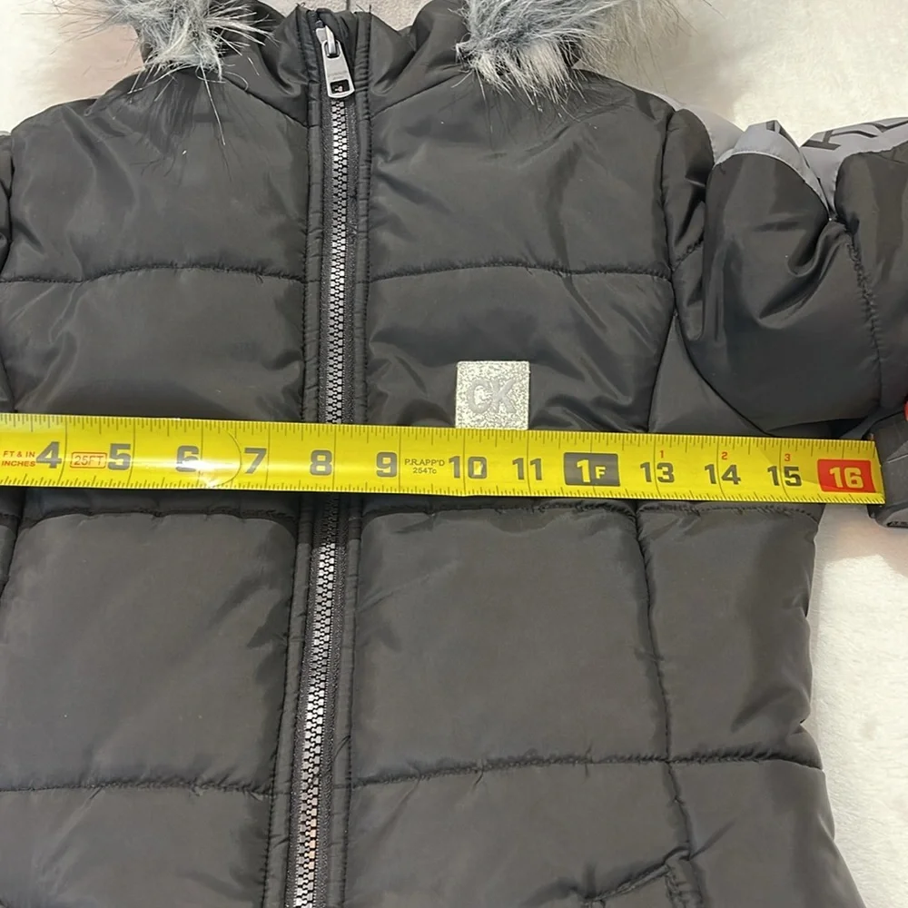 CALVIN KLEIN GIRLS PUFFER COAT. SIZE 6X , BLACK , GRAY